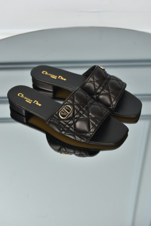 Dway Cannage Leather Slide