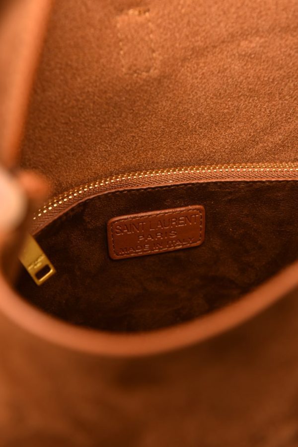 Le 5 A 7 Supple Small In Suede - Image 3