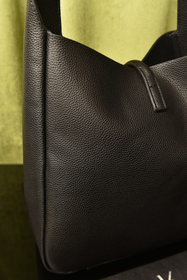 Le 5 A 7 Supple - Image 2