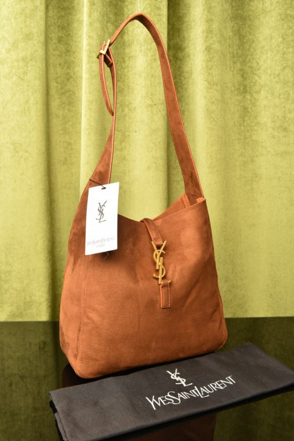 Le 5 A 7 Supple In Suede