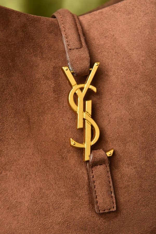 Le 5 A 7 Supple In Suede - Image 6