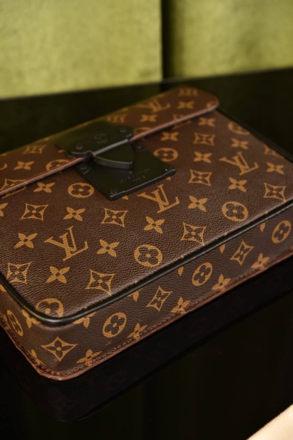 S Lock A4 Pouch - Image 2