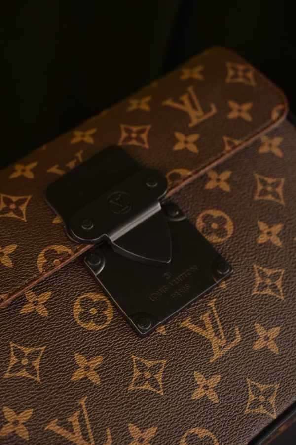 S Lock A4 Pouch - Image 6