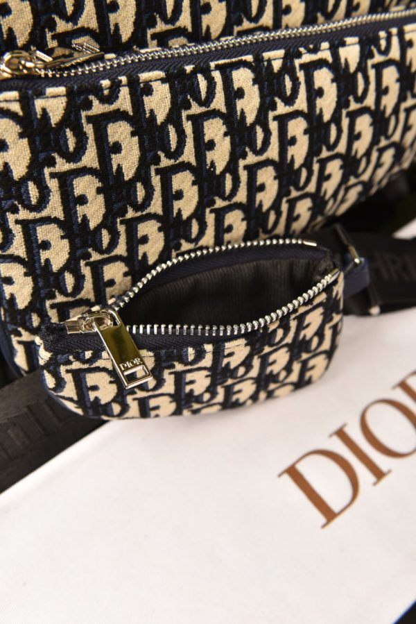 Saddle Triple Pouch - Image 4