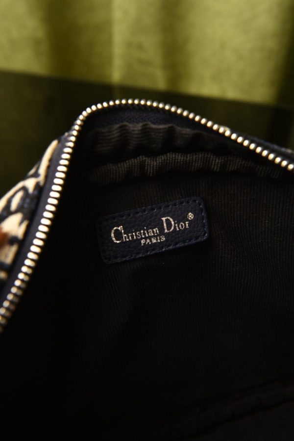 Saddle Triple Pouch - Image 2